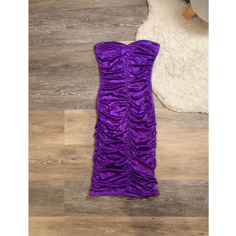 Le Chateau Ruched Purple Strapless Prom Dress